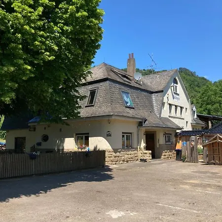 Bergs Bahnhof * Ralingen